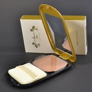 OROGOLD Amore Mio 24K Compact Foundation LCF-06